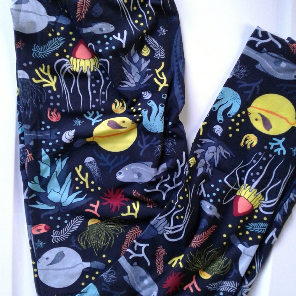 NWT OS Leggings
